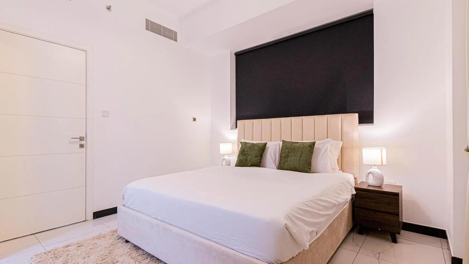 アパート Elegant 3Br Duplex Crystal Residence ドバイ アラブ首長国連邦