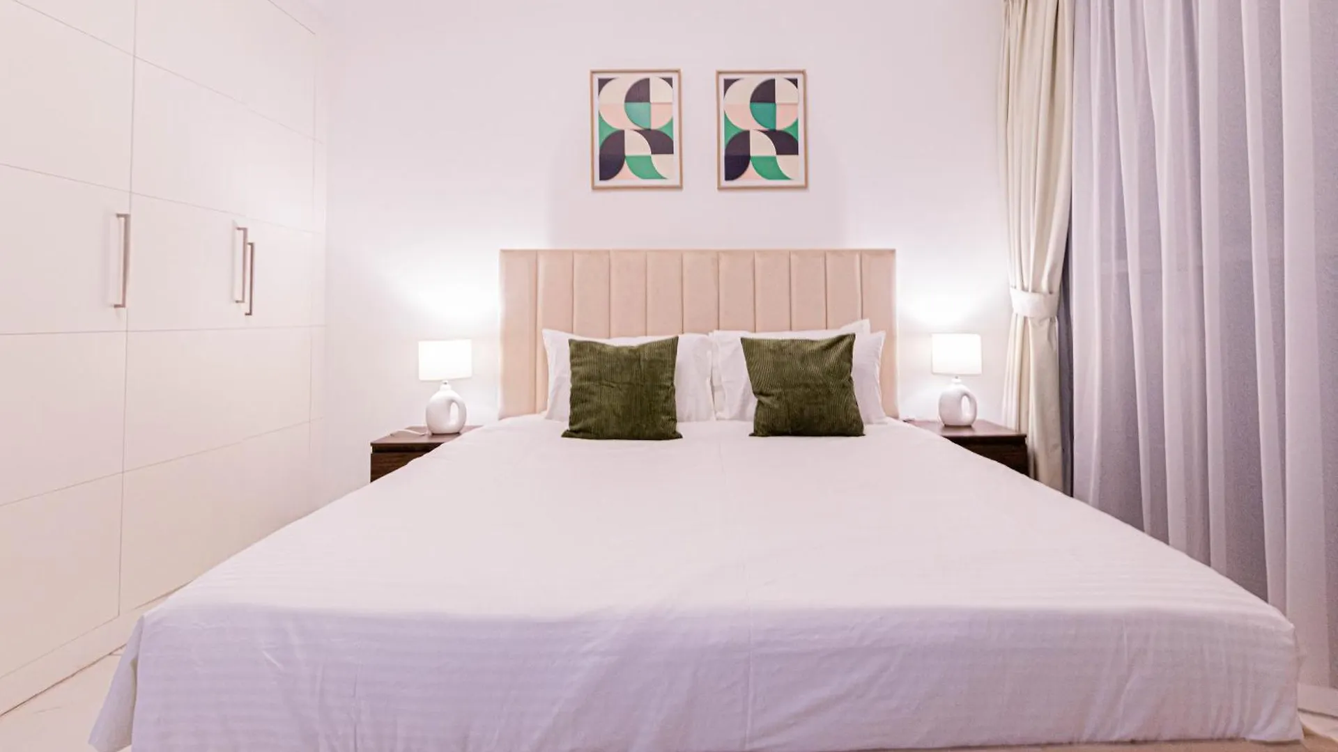 Elegant 3Br Duplex Crystal Residence ドバイ アパート